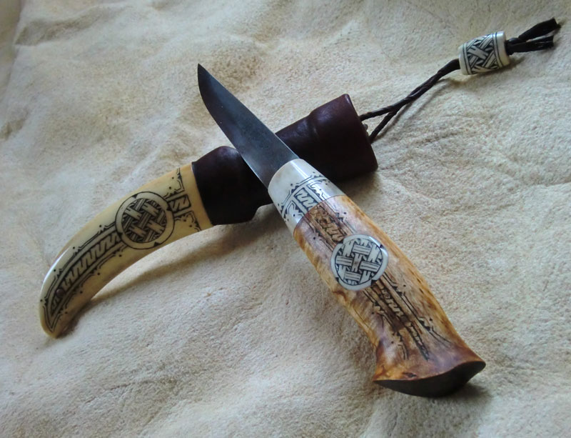 Saami knife with halfhorn case